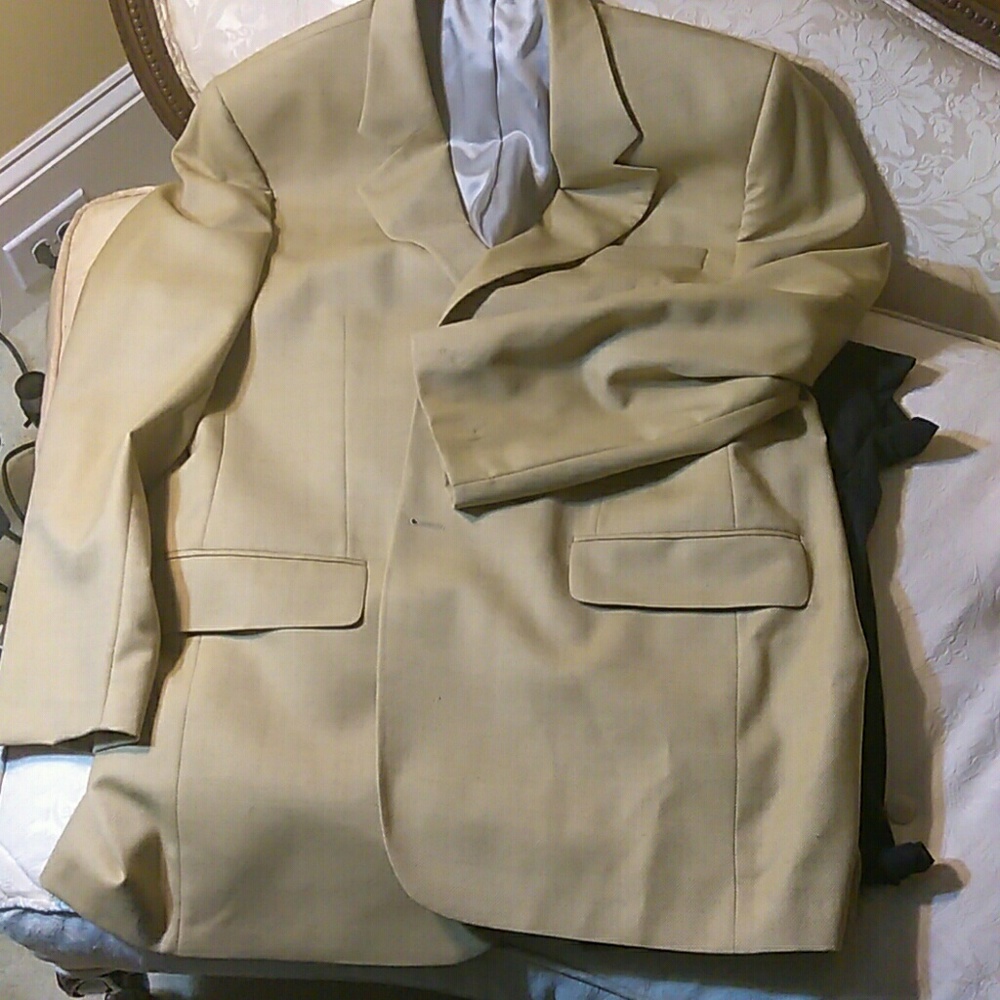 Blazer - Picture 3 of 4